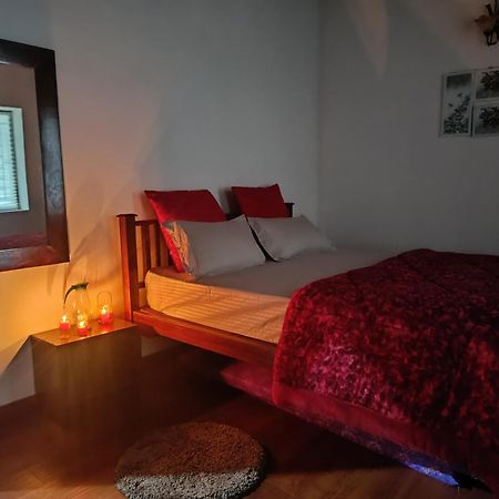 Little Valley Villa Уті Екстер'єр фото