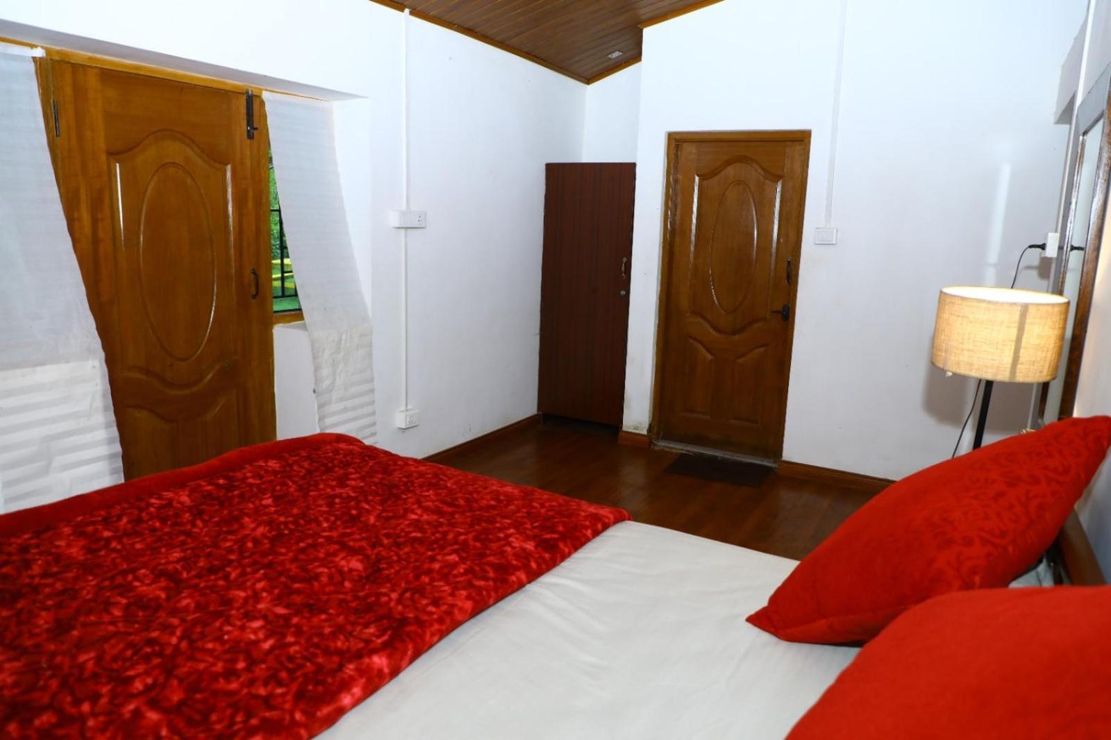 Little Valley Villa Уті Екстер'єр фото