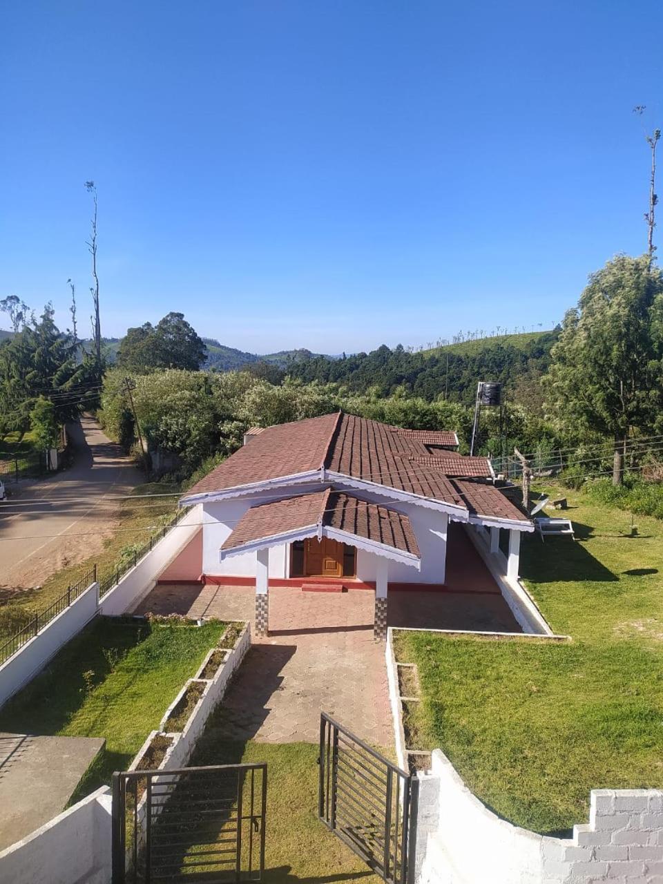 Little Valley Villa Уті Екстер'єр фото